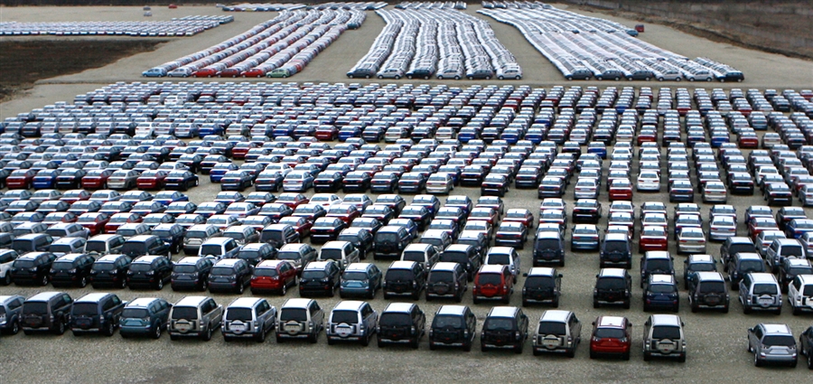 Huszonkét százalékkal csökkent a forgalomba helyezett új járművek száma tavaly