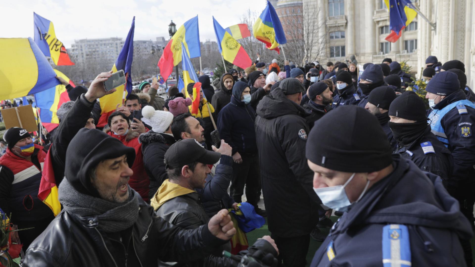 Több mint 170 ezer lejes büntetés a bukaresti tüntetőknek