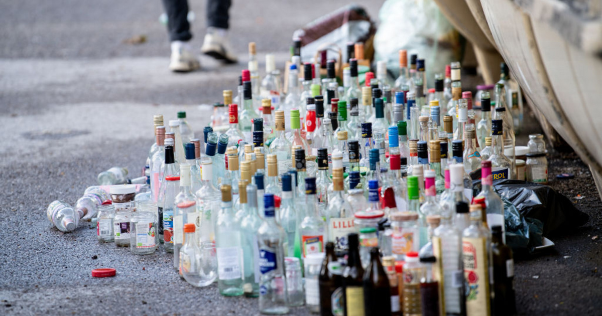 Késik az üvegpénz: kispadon a szervezett palackgyűjtés