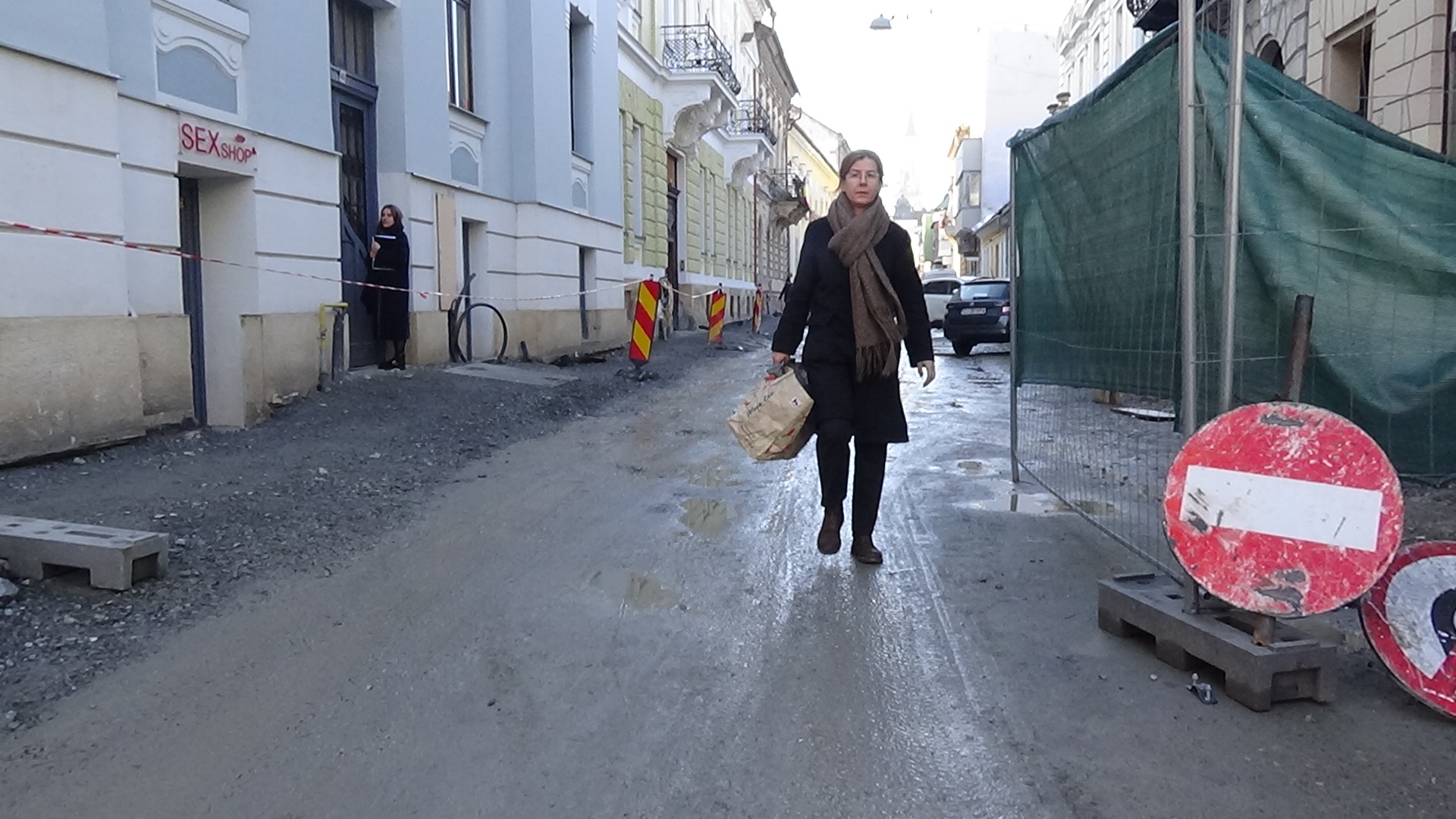 VIDEÓ – Leálltak a munkálatok a Szentegyház utcában?