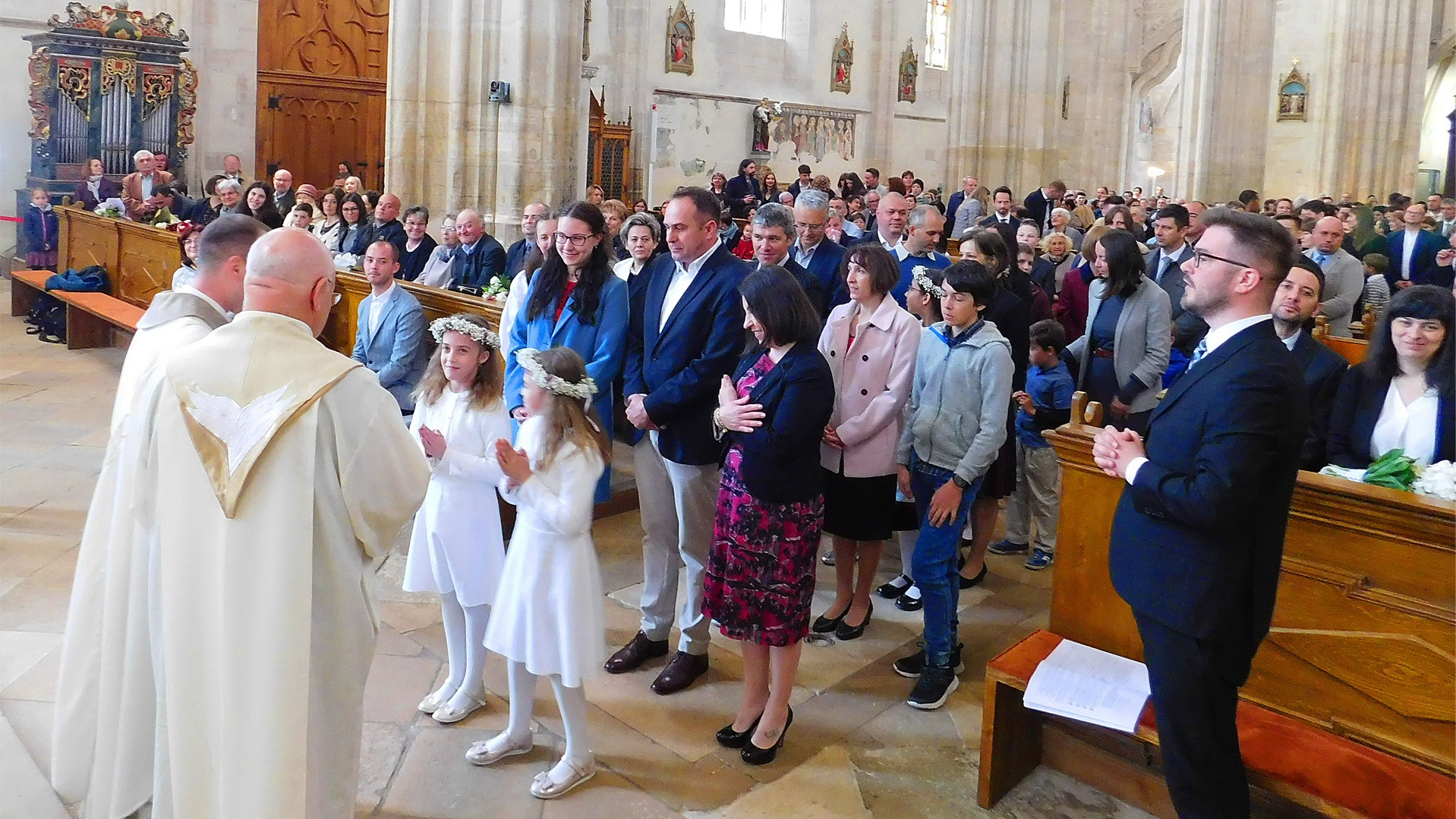 Elkezdődtek az első szentáldozások Kolozsváron
