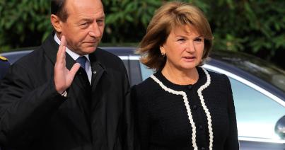 Băsescu és felesége mától kettős állampolgár