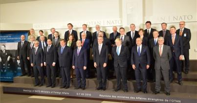 Szorosabb együttműködésről állapodott meg a NATO és az Európai Unió