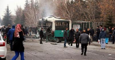 Autóba rejtett pokolgép robbant Törökországban, tucatnyi halott