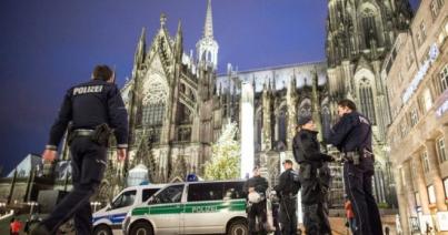 Köln belvárosában 2400 rendőr és biztonsági ember vigyáz a szilveszterezőkre