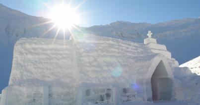 Megdőlt a hidegrekord Szeben megyében, de vannak turisták a jéghotelben