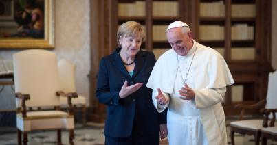 Afrikáról és a klímapolitikáról is tanácskozott Ferenc pápa Angela Merkellel