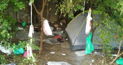 Mintegy negyven menekült táborozik Temesvár mellett a mezőn