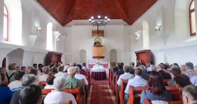 Kevéssel gazdálkodni – megújult a kérői református templom
