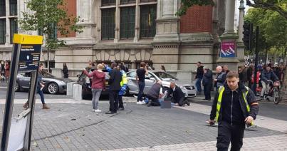 Autó hajtott gyalogosok közé Londonban, többen megsérültek (FEJLEMÉNNYEL)