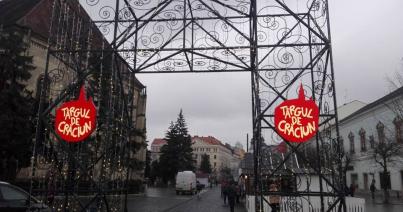 Hiányolja a Muszáj-Musai a magyar feliratokat a főtéri karácsonyi vásárban – Oláh Emese válaszol