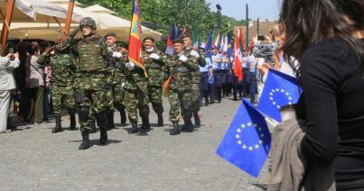 Győzelem és Európa napot ünnepeltek a Főtéren