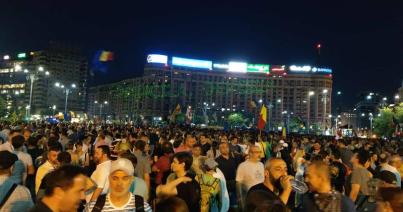Ismét tüntetnek Bukarestben – Kolozsváron ma este is több ezren tiltakoztak