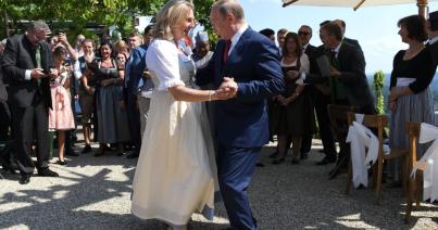 Putyin nászajándékkal készült az osztrák külügyminiszter esküvőjére (FRISSÍTVE)