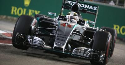 Szingapúri Nagydíj: Hamilton győzött és közelebb került ötödik vb-címéhez