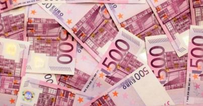 Egy nő több mint 11 ezer eurót küldött egy férfinak, akit az egyik közösségi portálon ismert meg