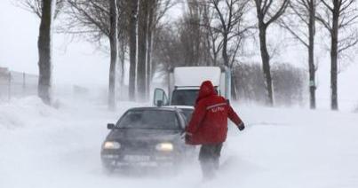 Hófúvás nehezíti a közlekedést az ország déli részén
