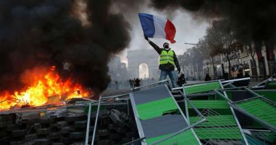 Párizsban könnygázt vetett be a rendőrség a sárgamellényesek ellen