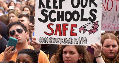 A parklandi mészárlásról készült jelentés a floridai tanárok fegyverviselését javasolja