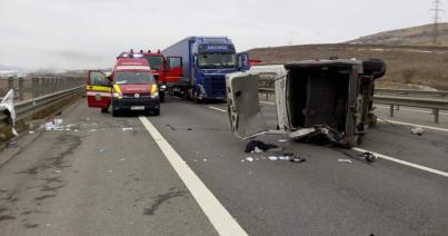 Élőben közvetített a Facebookon az autópályán balesetező kisbusz sofőrje