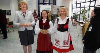 Könyvtármorzsák: magyar kokárdát viselt a román igazgató is