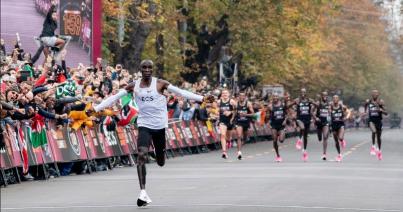 Eliud Kipchoge az első ember, aki két órán belül futotta a maratont