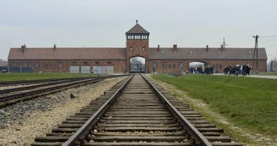 Az európai püspökök elítélik az antiszemitizmust és az igazság manipulálását Auschwitz felszabadításának évfordulóján