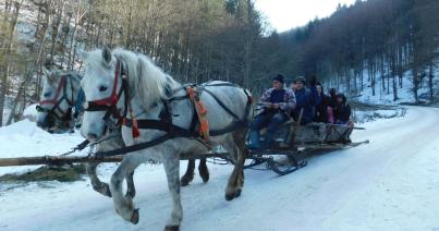 Székelyföldi lovasszánozás, avagy a tél örömei