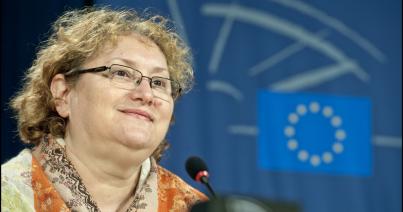 Alkotmányossági óvást emelt Renate Weber az előrehozott választásokról szóló kormányrendelet ellen
