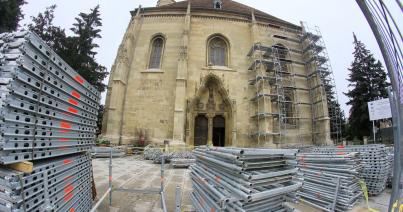 Szent Mihály-templom: újra látható a főhomlokzat