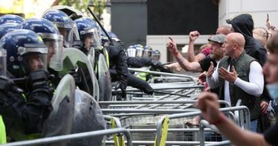 Összecsapások Londonban, száznál több tüntetőt őrizetbe vettek