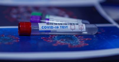 Koronavírus: a mai adatok 1365 új megbetegedést mutatnak, 44 fertőzött személy haláláról érkezett jelentés