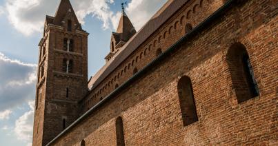 Felújítás után felszentelték Erdély egyik legnagyobb Árpád-kori román stílusú bazilikáját