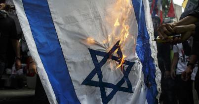 Izraeli zászlót égettek zsinagógák előtt Németországban
