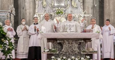 Emlékezetes ezüstmise Kolozsváron – huszonöt éve  szentelték pappá László Attilát