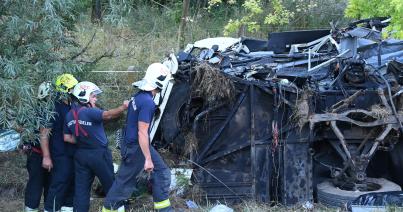 Súlyos autóbaleset Magyarországon: legalább nyolcan meghaltak