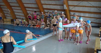 Marosludasi úszótábor kocsárdi gyerekek számára
