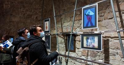 Tükröződés és kísértés a Szabók bástyájában – megnyílt a Sapixel fotópályázat kiállítása