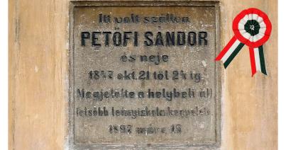 125 éve helyezték el Kolozsváron a Biasini szállón a Petőfi emléktáblát