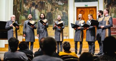 A zene egy jobb világ reményét hozza el – Kolozsváron lépett fel a Szent Efrém Férfikar