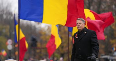 Katonai parádét rendeztek Bukarestben Románia nemzeti ünnepén