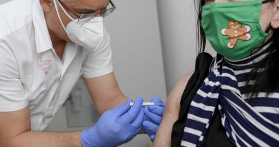 Szabadon igényelhető az omikron  alváltozatai ellen kifejlesztett vakcina
