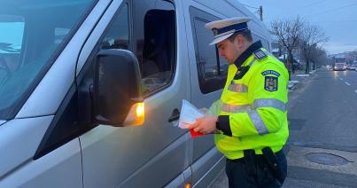 Ellenőrzés a közútakon – közel 300 forgalmi engedélyt bevontak, több mint 600 jogosítványt felfüggesztettek