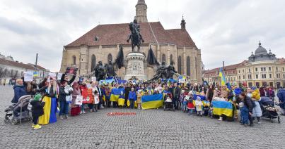 A háború ellen tüntettek a Kolozsváron élő ukrán menekültek