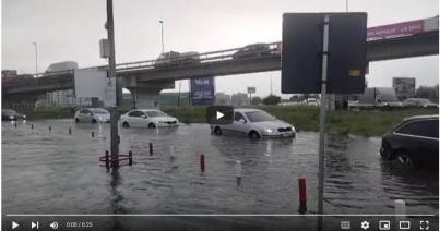 VIDEÓ - Elárasztotta az esővíz a Vivo parkolóját