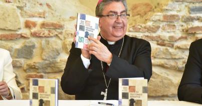 Kolozsváron mutatták be a volt bukaresti nuncius magyarra fordított könyvét