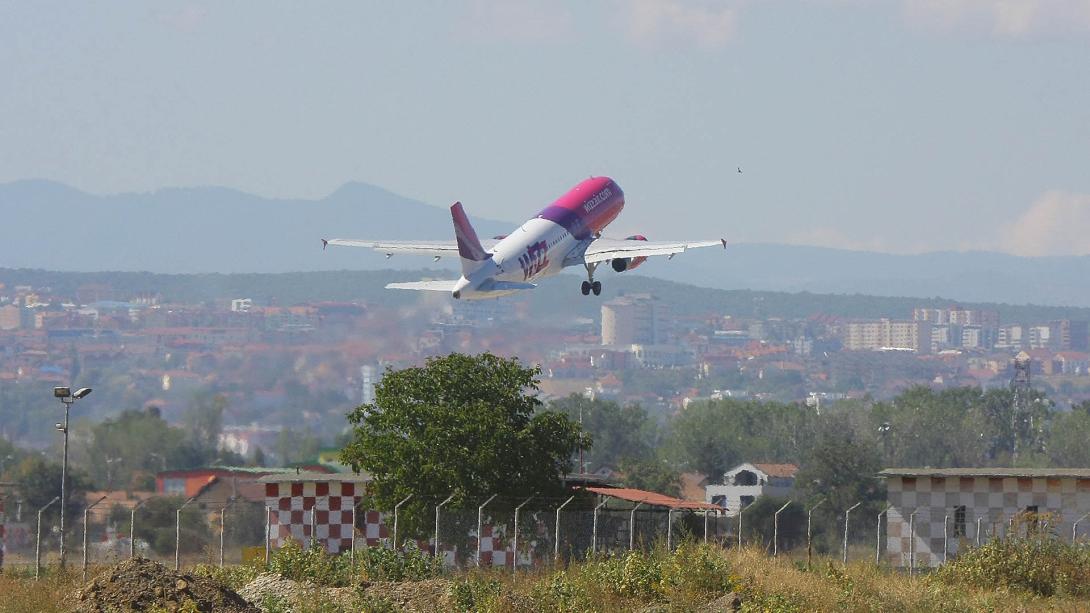 Még két hétig Kolozsvárra költözteti marosvásárhelyi járatait a WizzAir