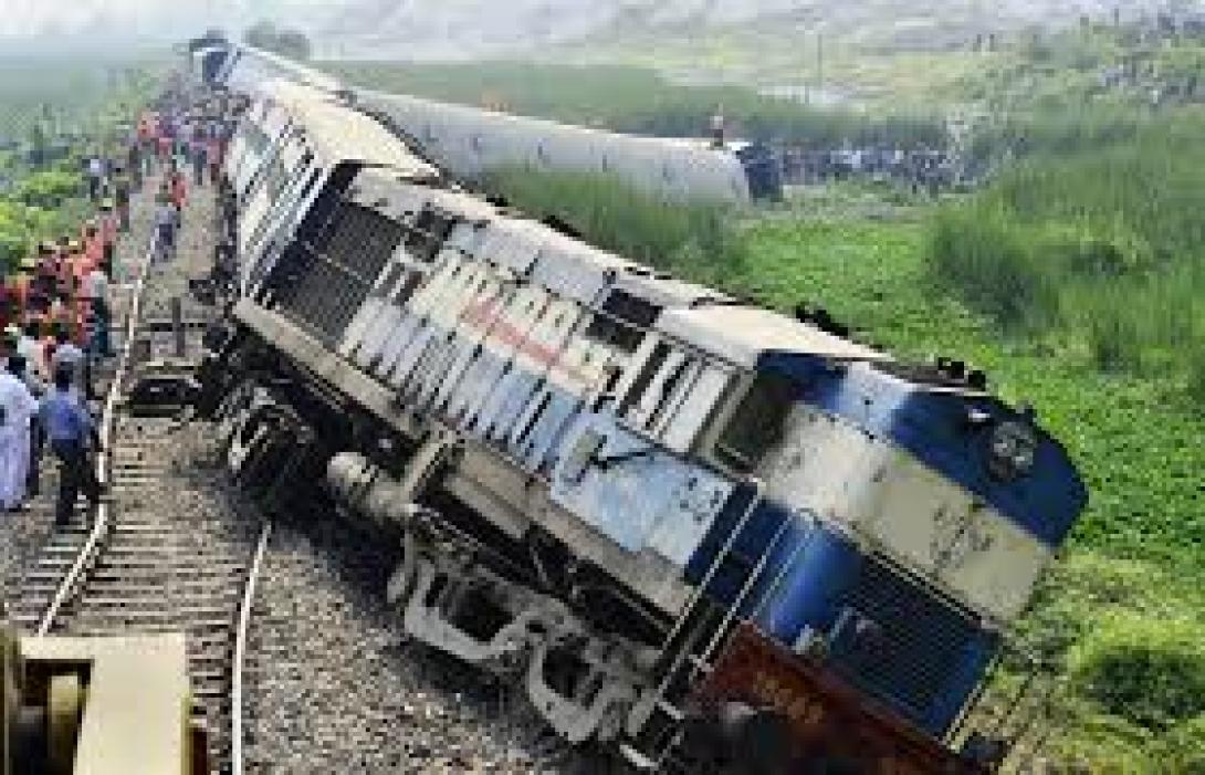 Indiai vonatszerencsétlenség: legalább 60 áldozat