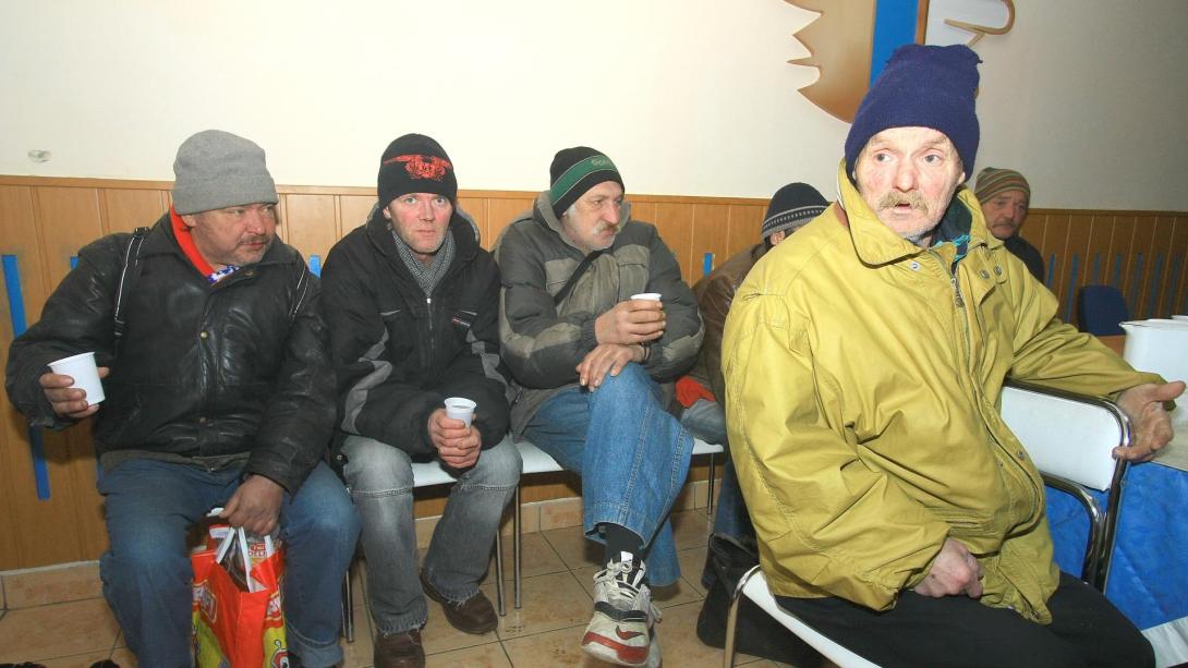 Hideg hétvége következik: életveszélyben a hajléktalanok