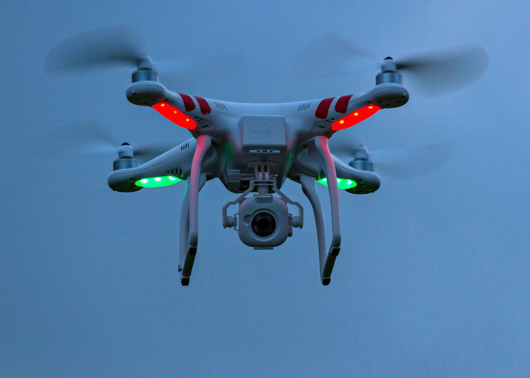 Drón késztetett menekülésre 1500 szarvast a magas hóban